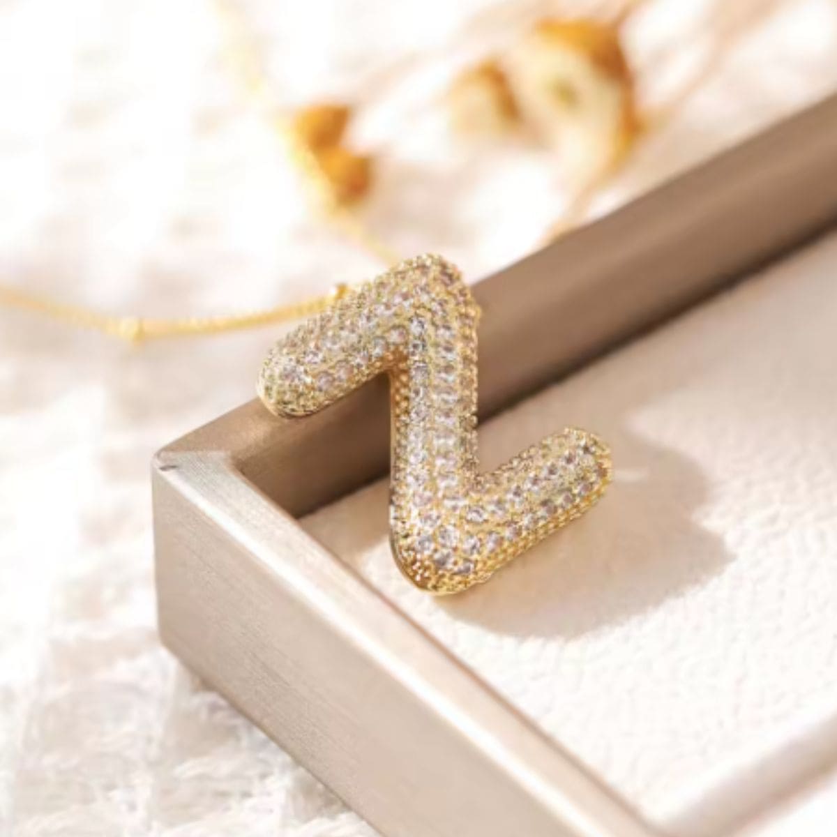 Colar Naroa Letra Z Dourado