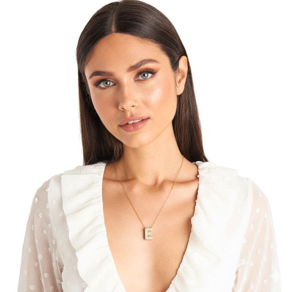 Colar Naroa Letra E Dourado